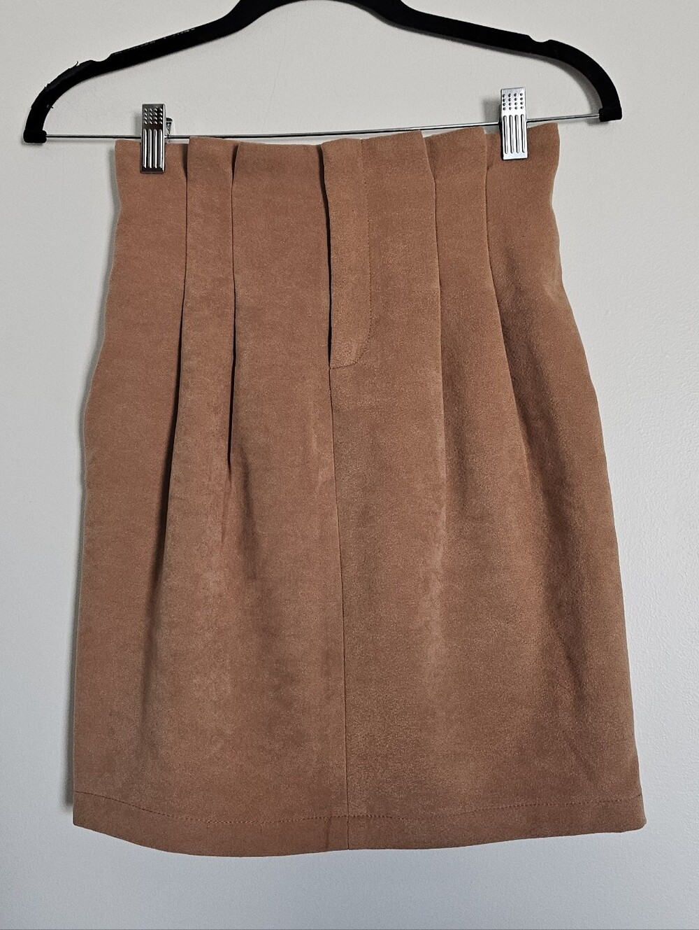Delyle Noir Gyaru High-Waist Suede Camel Pleated Pencil Skirt
